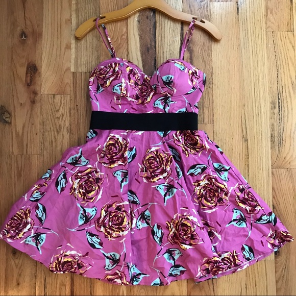 Forever 21 Dresses & Skirts - Floral Dress • F21